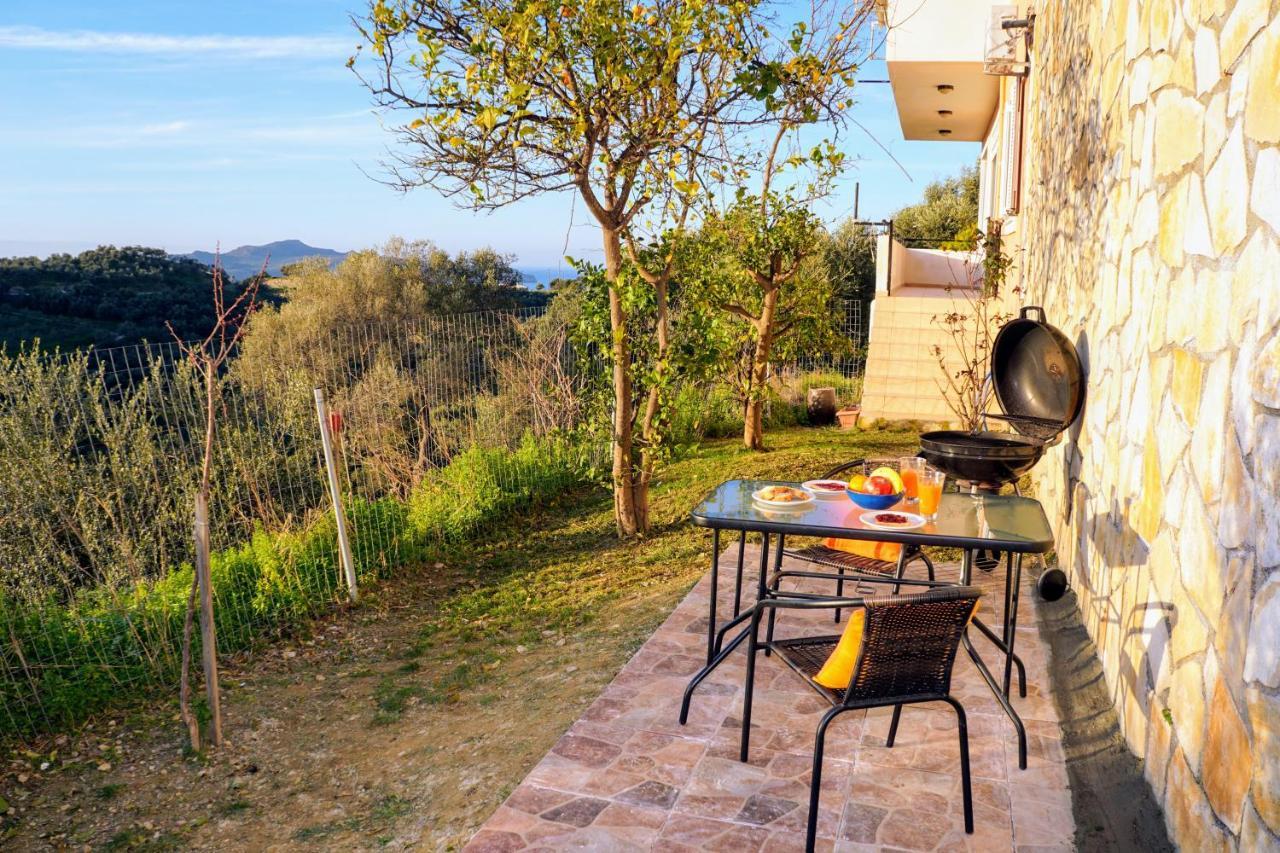 Olive Tree Hillside Apartment スタロス エクステリア 写真